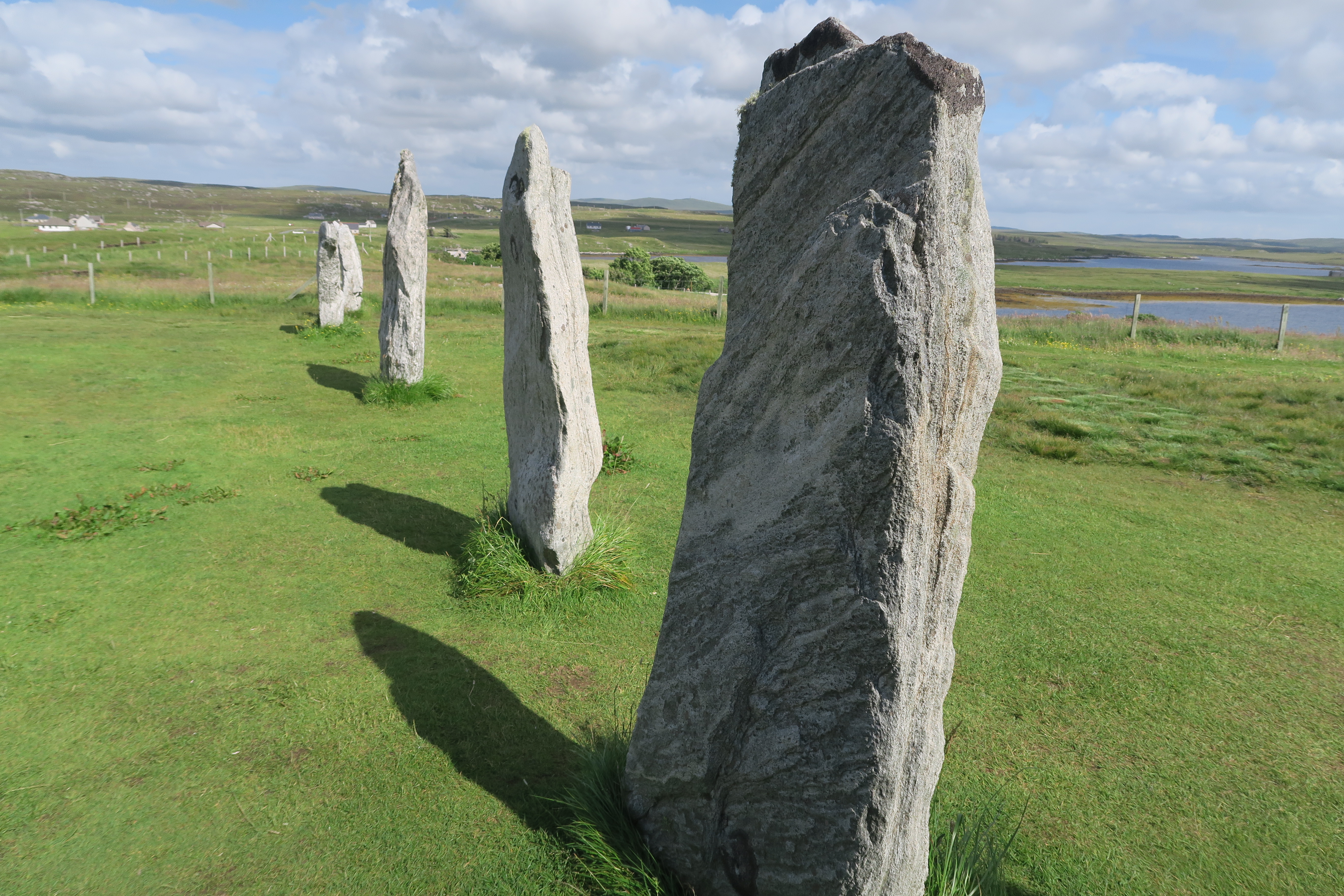 Standing stones. Калланиш Шотландия. Столбы Калланиш Шотландия. Мегалиты Стеннеса. Шотландия каменный круг.