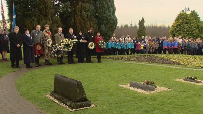 Lockerbie wreath laying ceremony. Image from BBC