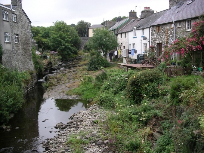 Aberarth village and the River Arth image © Copyright Velela released for use in the public domain