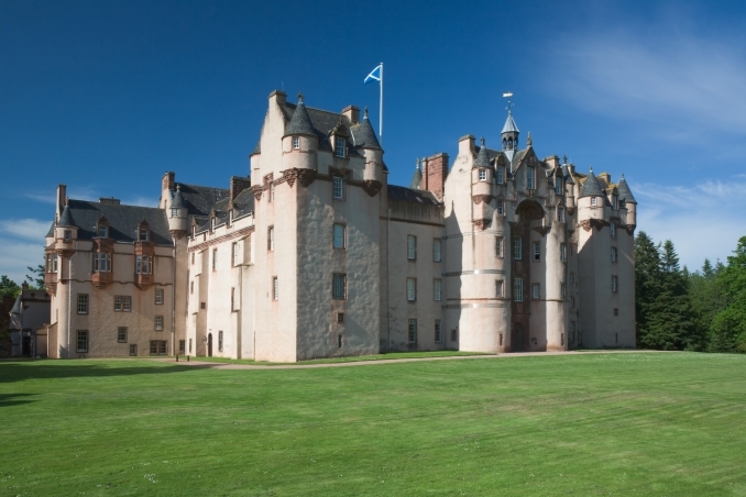 Fyvie Castle © Copyright Ikiwaner and licensed for reuse under Creative Commons Licence