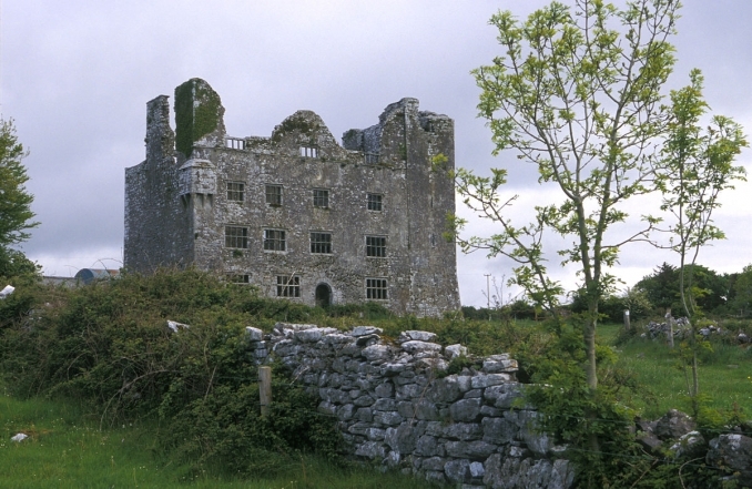 Leamaneh Castle courtesy of wikimedia commons and being the own work of Jerzy Strzelecki http://Jerzystrzelecki